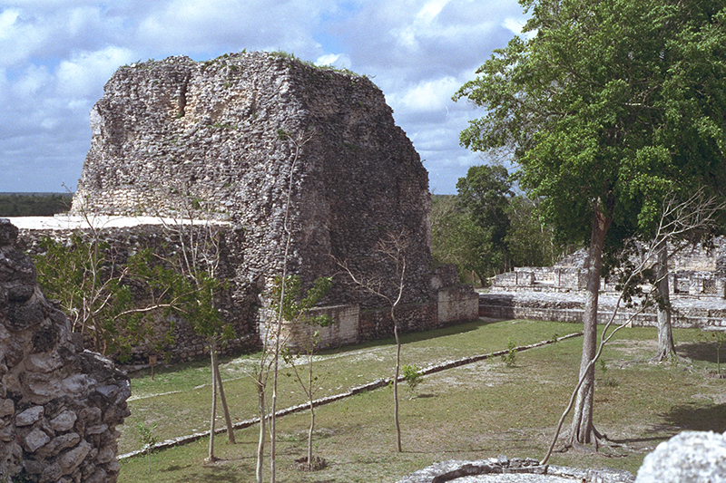 Becán: Southeast Plaza