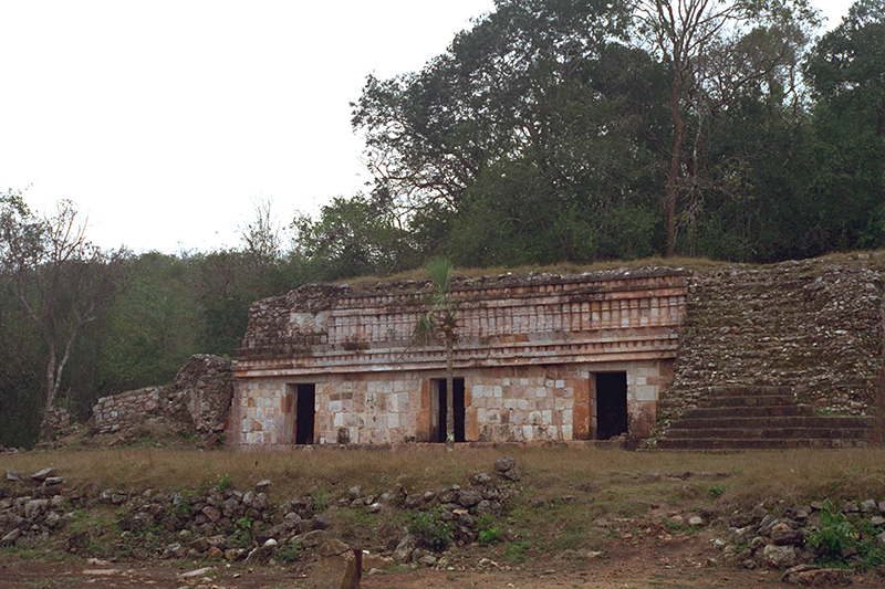 Edifice 5 of the Cabalpak Group facing north