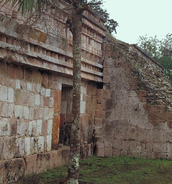 Detail of Puuc architecture on Edifice 5