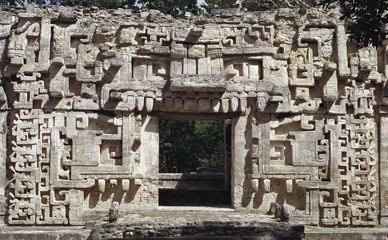 Hi-Res Photo of Chicanná Structure II