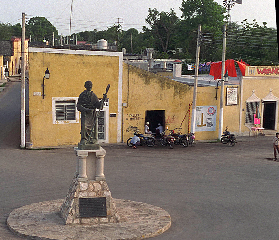 Izamal: Bishop Landa's statue in front of the Basilica