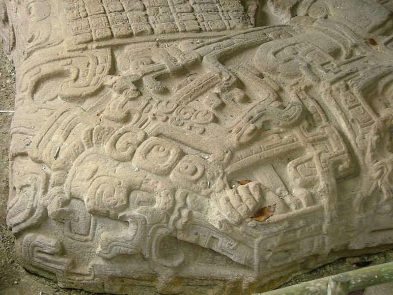 Detail of ceremonial bar on Altar P