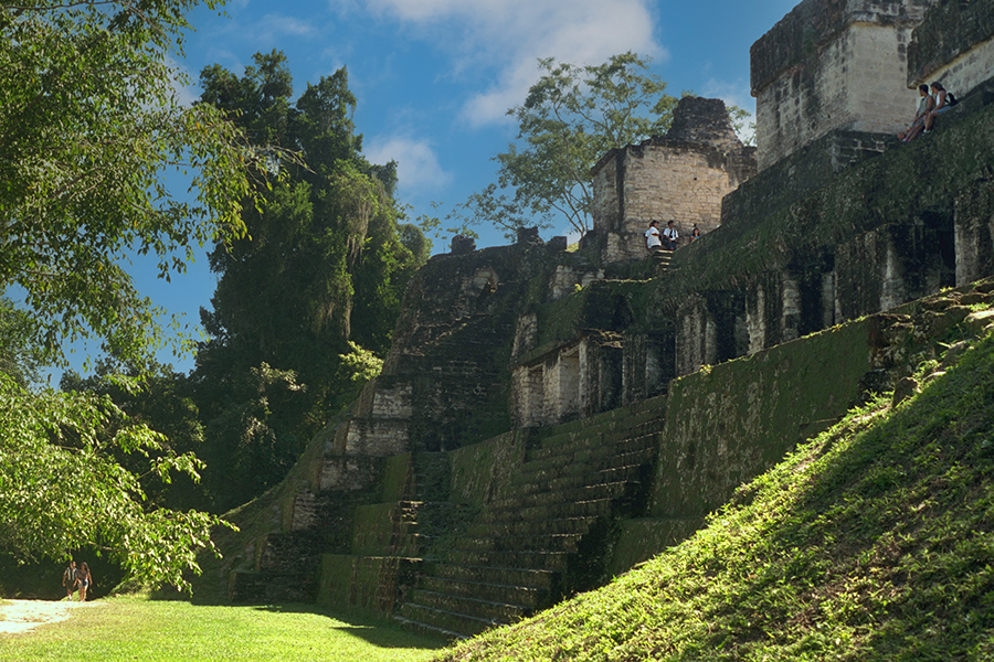 Tikal: Central Acropolis, Structure 5D-120