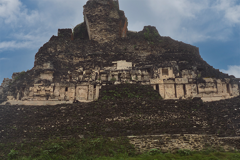 Xunantunich, east freize